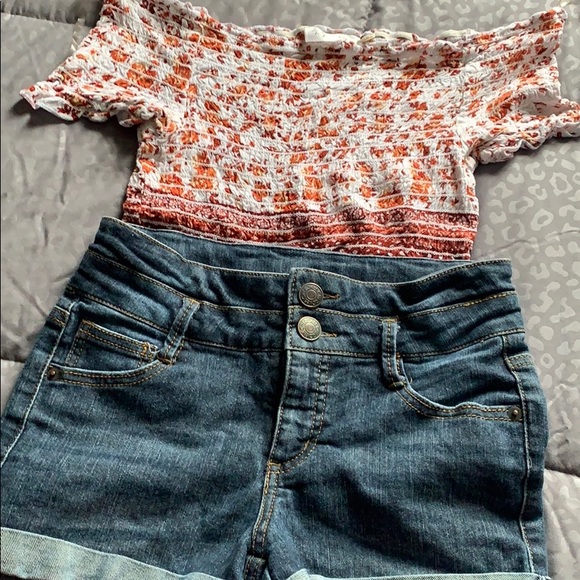 Shorts - Picture 4 of 4